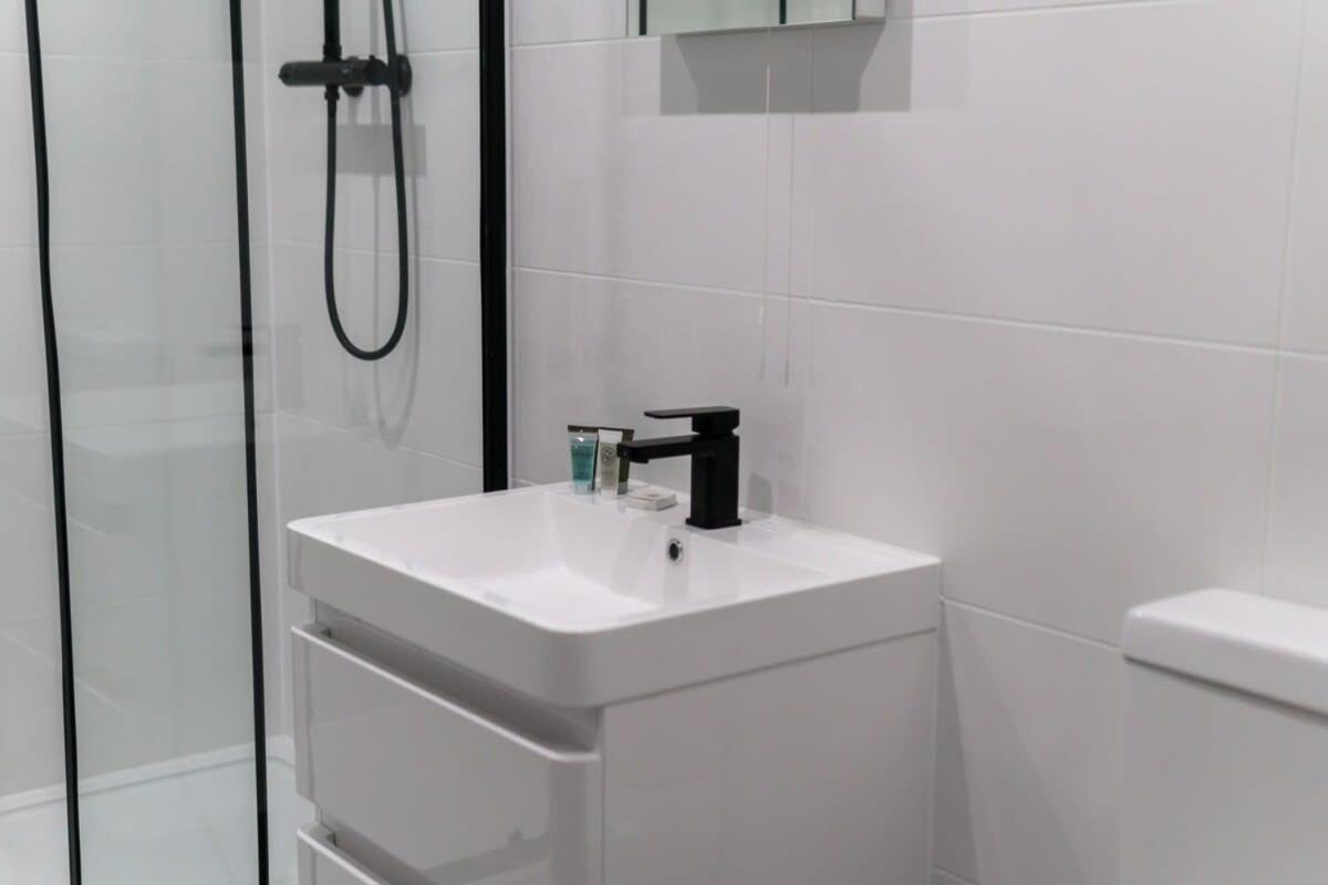 Contemporary 1 Bedroom Preston Apartment 外观 照片